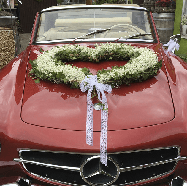 Autoschmuck für die Hochzeit